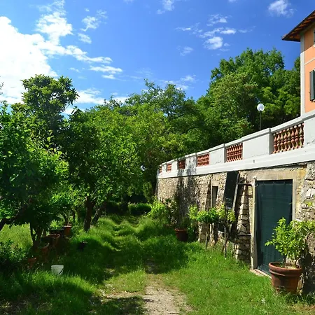 Lovely In With Hill View Дом отдыха